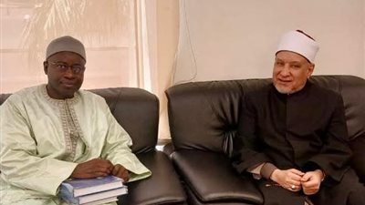 رئيس أكاديمية الأزهر يستقبل 