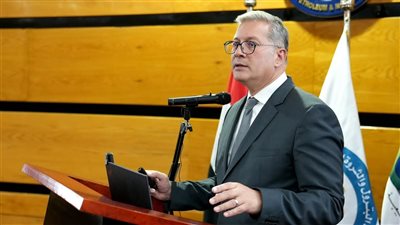 وزير البترول يعقد اللقاء الدوري مع القيادات ورؤساء الشركات لمتابعة الإنجازات 