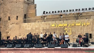 الاستعدادات الأخيرة قبل افتتاح مهرجان القلعة الدولي للموسيقى والغناء بدورته 33