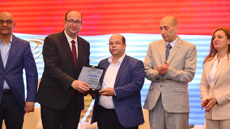 تكريم الكاتب الصحفي