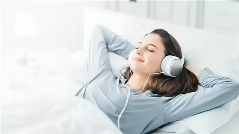 الاستماع إلى الموسيقى