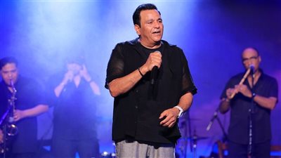 على مسرح سوكسيه .. محمد فؤاد يتألق ويمتع جمهوره في حفله بالعلمين