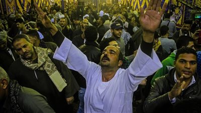  المديح النبوي بدعة صوفية أم من مظاهر محبة الرسول.. الإفتاء توضح