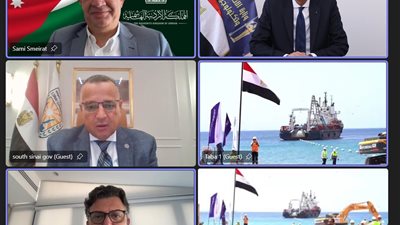 وزير الاتصالات يشهد عملية إنزال الكابل البحرى عالى السعة كورال بريدج فى طابا 