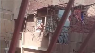 «يخرج عاريًا ويتحرش بالسيدات».. قصة شاب يثير الذعر في حلمية الزيتون