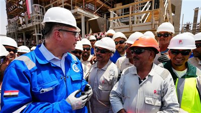 وزير البترول يتفقد مشروعات الإنتاج بمعامل التكرير بالسويس لخفض الفاتورة 