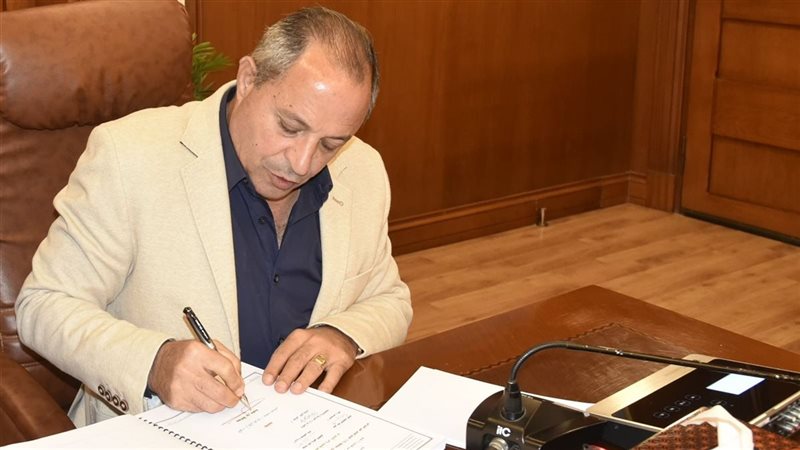 محافظ بورسعيد يعتمد