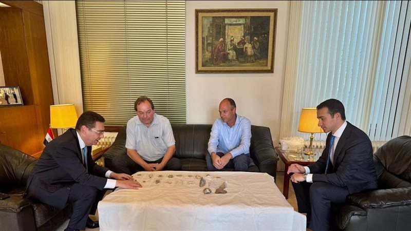 جانب من مراسم التسليم