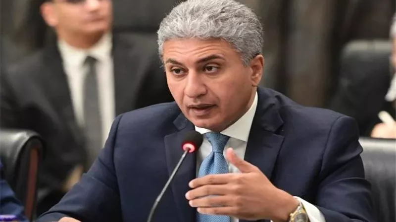 وزير السياحة والاثار