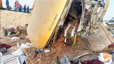 جثتان و31 مصابا.. محافظ أسيوط يتابع حادث انقلاب أتوبيس على الطريق الصحراوي