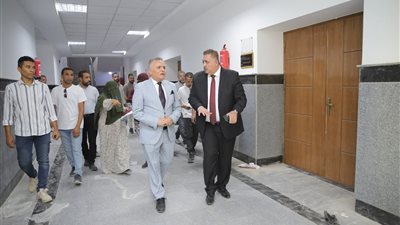 رئيس جامعة السويس يتفقد مقر الجامعة الأهلية استعدادًا لاستقبال الطلاب الجدد