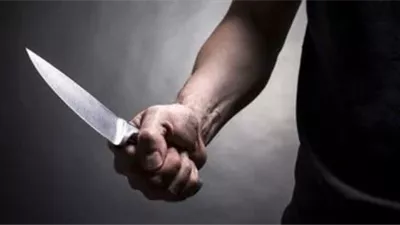 بـ«المنجل».. شاب يصاب ببتر أصابعه أثناء إنقاذه فتاة من الاعتداء في الغربية 