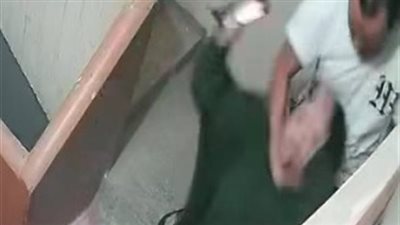 أمن الشرقية يفحص فيديو متداول لشخص يعتدي على سيدة وابنها بطريقة وحشية