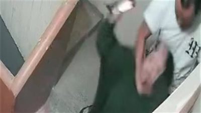 سحلها في بير السلم.. ضبط صاحب كافيتريا اعتدى على زوجة شقيقه ونجلها بالشرقية