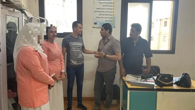 لتغيبهم عن العمل.. إحالة 15 موظفًا بالوحدات الصحية بسوهاج للتحقيق 