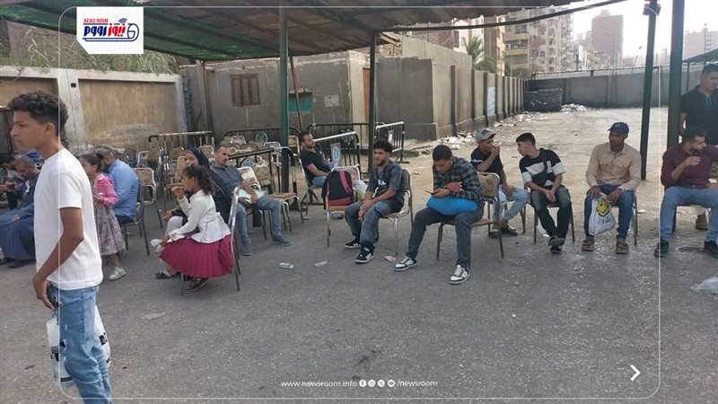 داخل موقف مصر