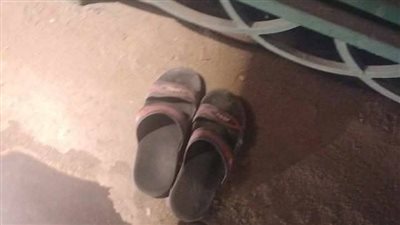 مأساة على الكوبري المعدني بدمياط.. مواطن ينهي حياته ويترك حذاءه وهاتفه وبطاقته