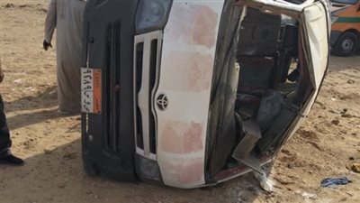 إصابة 14 شخصًا في حادث تصادم سيارة ميكروباص وربع نقل بأسوان