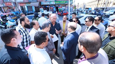 محافظ كفرالشيخ يستمع لشكاوى المواطنين خلال جولته الميدانية 