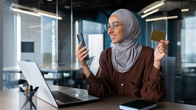 ما حكم عمل المرأة دون موافقة زوجها؟.. دارالإفتاء توضح