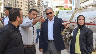 محافظ الإسكندرية يتابع أعمال مشروع توسعة شارع أبو قير