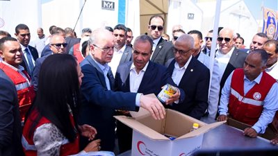 وزير الخارجية ورئيس الوزراء الفلسطيني يزوران 