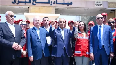 محلل سياسي فلسطيني يوضح دلالات زيارة رئيس الوزراء الفلسطيني إلى معبر رفح 