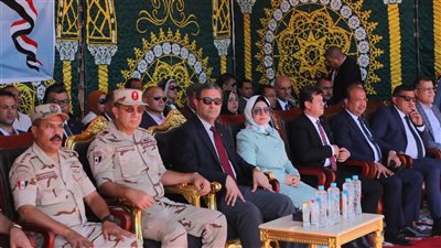 محافظ دمياط وقائد الدفاع الشعبي يتفقدان معدات وسيارات مجابهة الطوارئ 