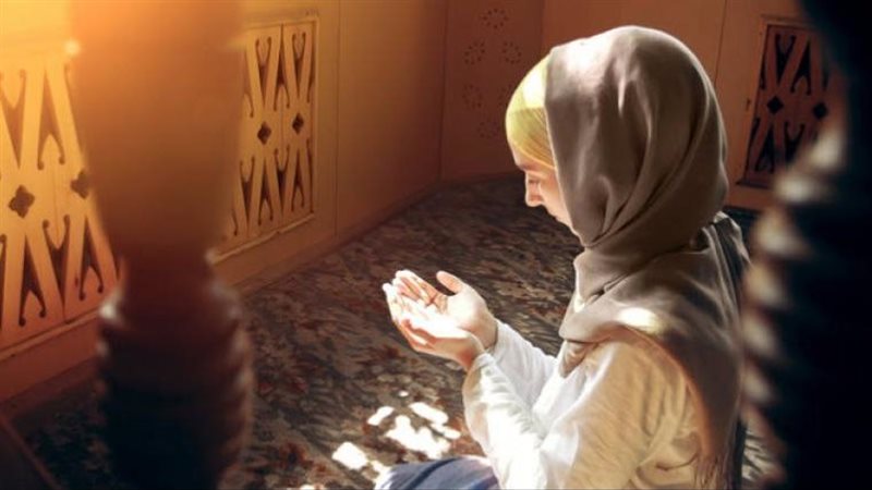 هل يجوز للمرأة المستحاضة