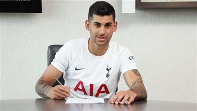 توتنهام يعلن تمديد عقد قائده بطل العالم كريستيان روميرو