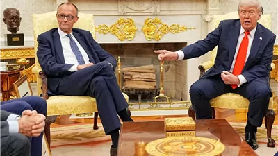 ترامب ممازحًا مستشار ألمانيا: تبدو رائعًا بهذه السمرة.. من أين حصلت عليها؟