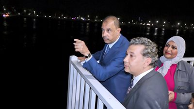 بالصور.. محافظ سوهاج يفتتح المرسى السياحي بالكورنيش الغربي