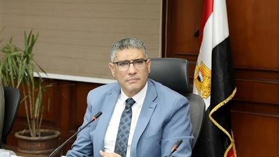 محافظ الجيزة يجازي مسؤولين بإدارات التنظيم والمرافق والمتابعة بحى الهرم