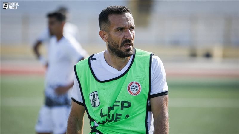 علي معلول نجم الأهلي