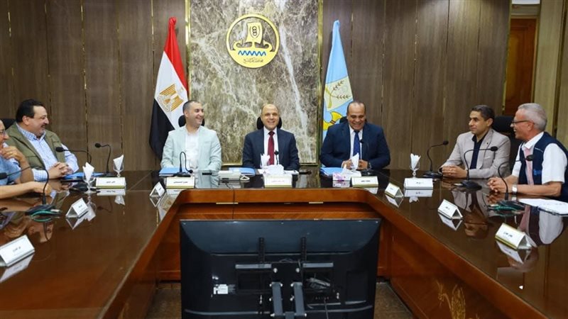 محافظ كفرالشيخ وممثلي