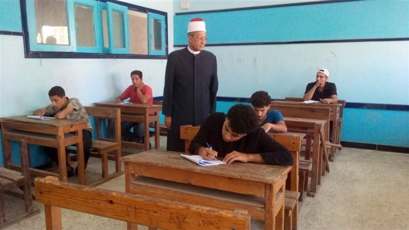 خلال أداء الامتحان