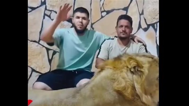 الليبي والعامل المصري