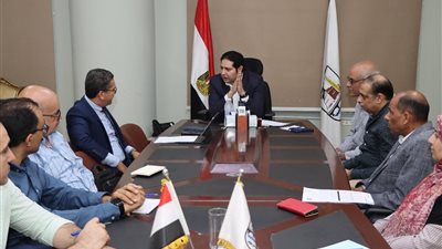 بحث مقترحات لتوفير الخدمات التعليمية عبر تطبيقات إلكترونية ببنى سويف