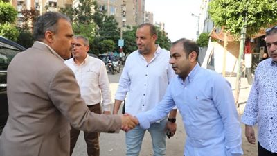 محافظ الشرقية يُؤدي واجب العزاء في وفاة والدة مدير الشؤون المالية 