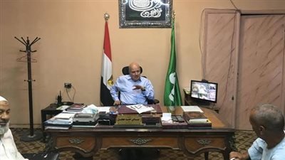 رئيس مركز ومدينة أبوحماد بالشرقية يستقبل أهالي كفر العزازي ويستجيب لمطالبهم