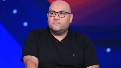 المعلق الرياضي بلال علام يعزي الشناوي في وفاة والده