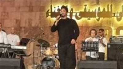 مصطفى حجاج يبدأ حفله في القلعة بـ 