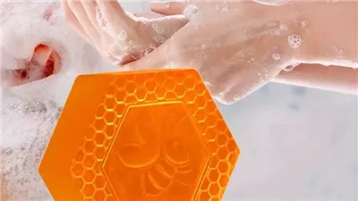 فوائد صابون العسل لتفتيح البشرة وترطيبها ومكافحة حب الشباب 