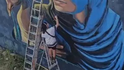 ندى مرجاوي تحول جدران باريس إلى لوحات فنية معبرة عن الفلكلور المصري