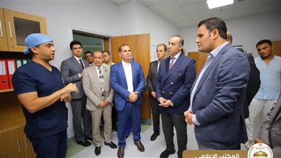  المستشار محمود فوزى  يزور مستشفى الناس ويطلع على الخدمات الطبية لغير القادرين