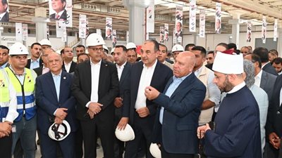 وزير الصناعة ووزراء قطاع الأعمال العام والعمل والأوقاف يتفقدون مصانع النصر