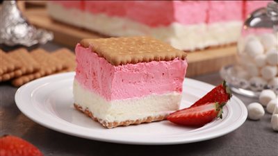 طريقة عمل آيس كريم ساندويش منزلي بخطوات سهلة وبسيطة