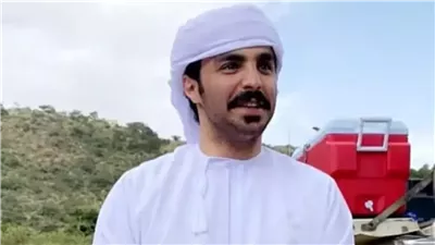 شاهد اللحظات الاخيرة لسقوط الشاعر سعود القحطاني من أعلى قمة جبل ظفار | فيديو