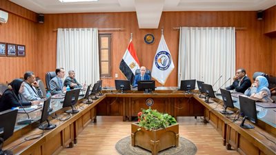 تدريب طلاب كلية الحقوق ببني سويف على الذكاء الاصطناعي في المجال القانوني