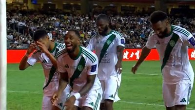 الأهلي يكتسح القادسية برباعية في شوط أول ناري بنصف نهائي السوبر السعودي